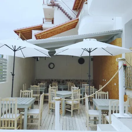 Alojamento de Acomodação e Pequeno-almoço Manavita Himare